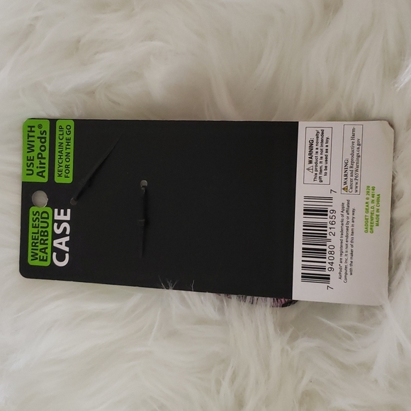 AIRPODS Wireless Earbuds Case Keychai - Picture 4 of 5